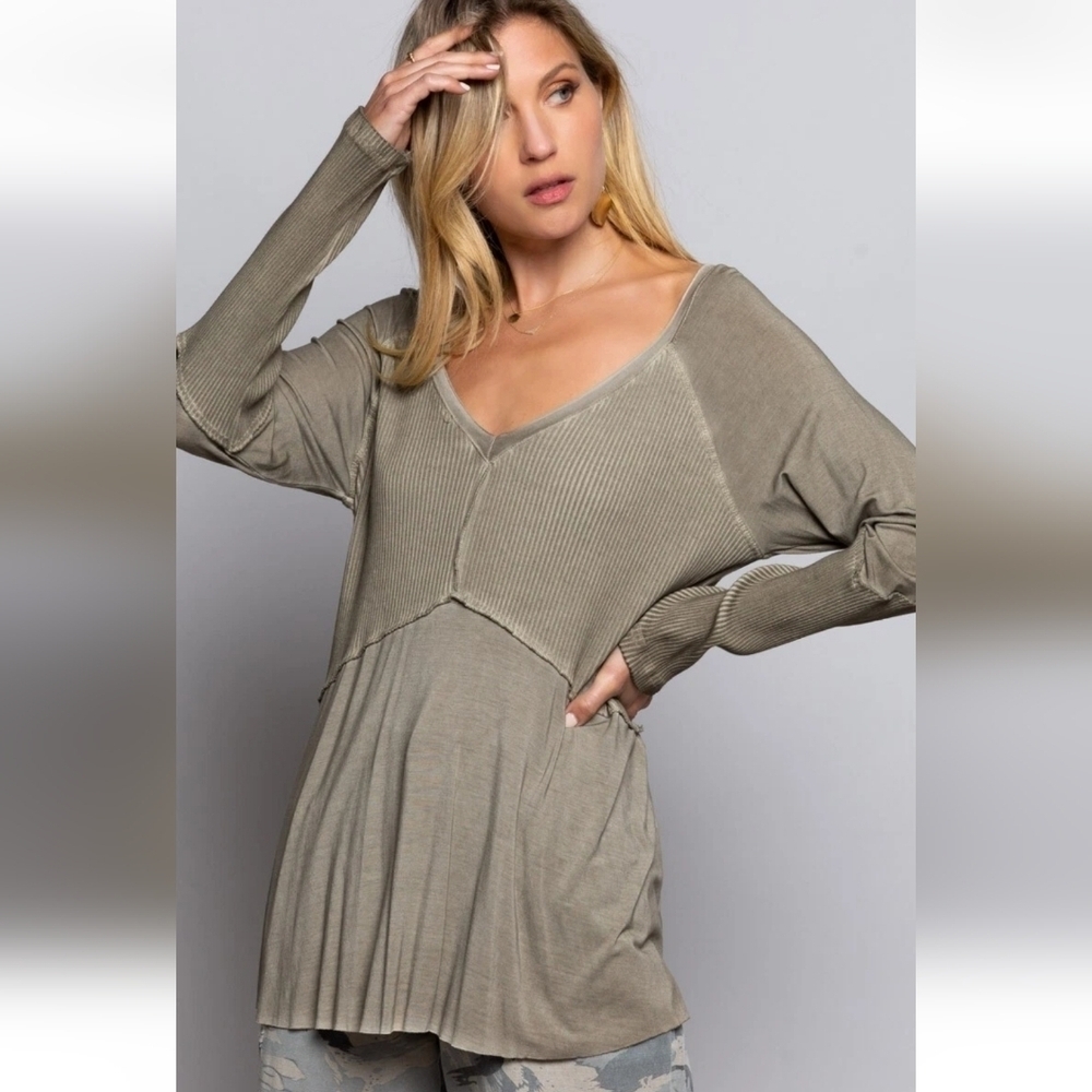 POL Mineral Wash Ribbed Long Sleeve V-Neck neck Top Moss green Size L